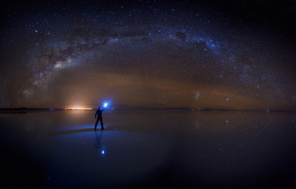 ЧЕЛОВЕК ЗАЖИГАЮЩИЙ ЗВЕЗДЫ