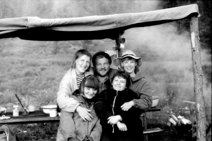 В ОКРУЖЕНИИ ДЕВЧАТ