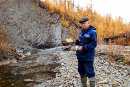 В МАРШРУТЕ. ЗОЛОТО С КВАРЦЕМ